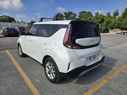 Snow White Pearl 2025 Kia Soul LX