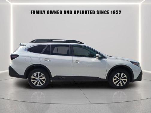 Crystal White Pearl 2021 Subaru Outback Premium