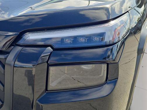 Crystal Black Silica 2026 Subaru Outback Limited