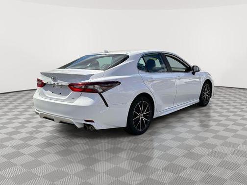 Ice 2024 Toyota Camry SE