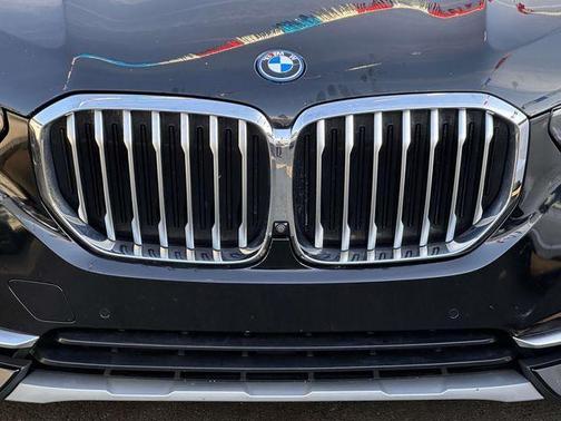 Jet Black 2023 BMW X5 PHEV xDrive45e