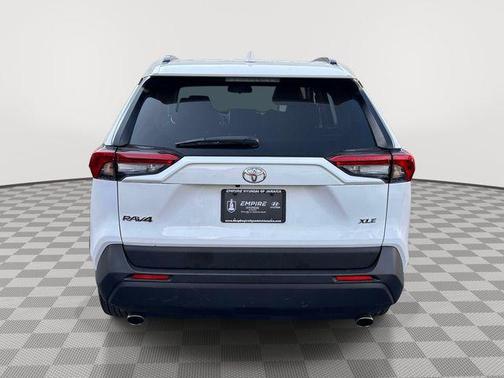 Ice 2023 Toyota RAV4 XLE