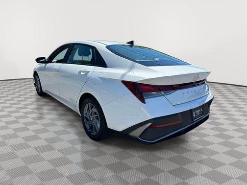 White 2024 Hyundai ELANTRA SEL