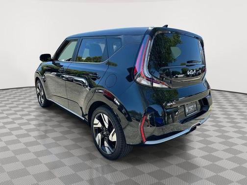 Fusion Orange 2023 Kia Soul GT-Line 2.0L