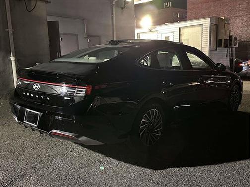 2024 Hyundai SONATA Hybrid Limited