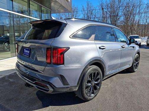 2022 Kia Sorento SX