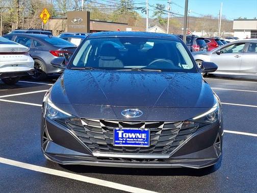 2022 Hyundai ELANTRA SEL