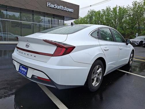 2022 Hyundai SONATA SE