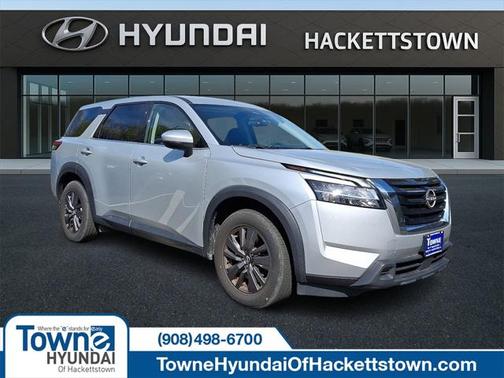 2022 Nissan Pathfinder S 4WD