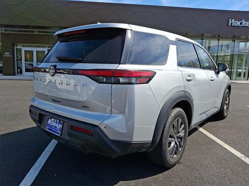 2022 Nissan Pathfinder S 4WD