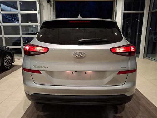 2021 Hyundai TUCSON SE