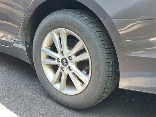 2017 Hyundai SONATA SE