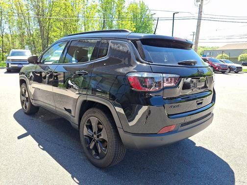 Diamond Black Crystal Pearlcoat 2021 Jeep Compass Latitude