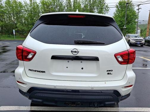 2019 Nissan Pathfinder SL