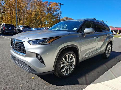 2024 Toyota Highlander Hybrid Limited
