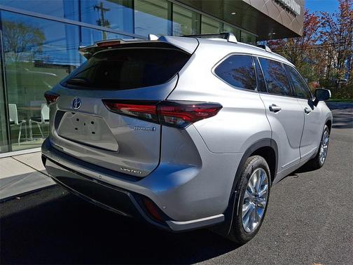 2024 Toyota Highlander Hybrid Limited