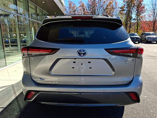 2024 Toyota Highlander Hybrid Limited