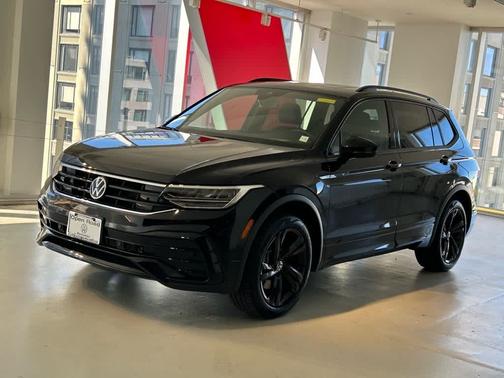 2024 Volkswagen Tiguan 2.0T SE R-Line Black
