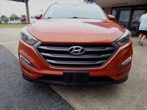 2016 Hyundai TUCSON SE