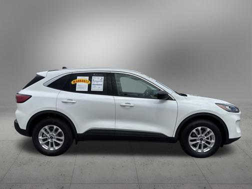 STAR WHITE METALLIC TRI-COA 2022 Ford Escape SE
