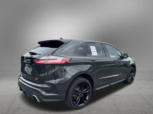 2022 Ford Edge ST