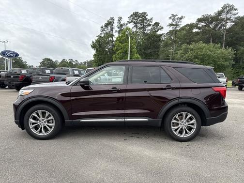 JEWEL RED MET TINTED CC 2023 Ford Explorer XLT