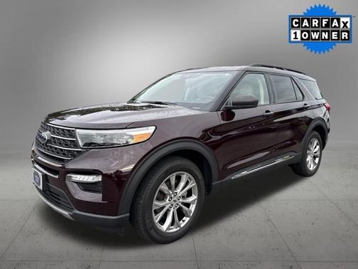 JEWEL RED MET TINTED CC 2023 Ford Explorer XLT