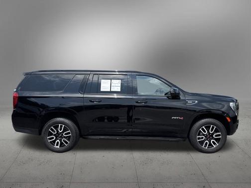 2023 GMC Yukon XL AT4