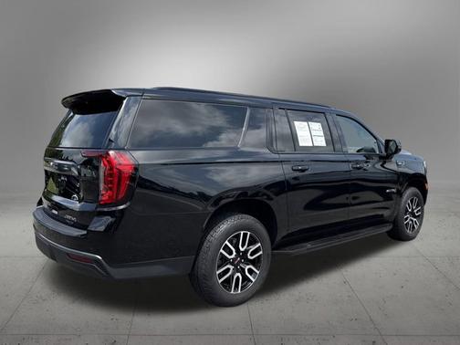 2023 GMC Yukon XL AT4