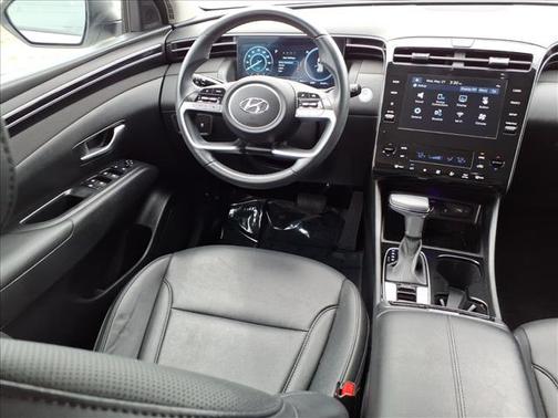 White 2023 Hyundai TUCSON SEL