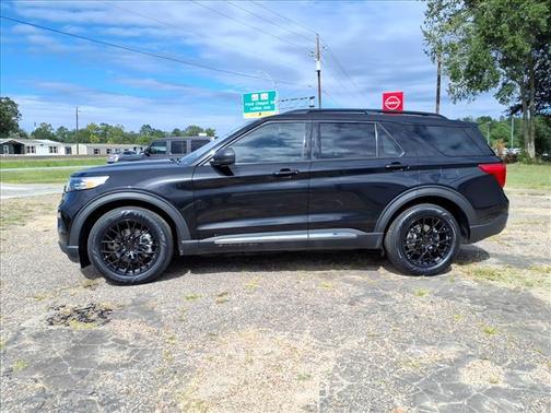 Agate Black 2023 Ford Explorer XLT