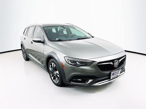 2018 Buick Regal TourX Essence
