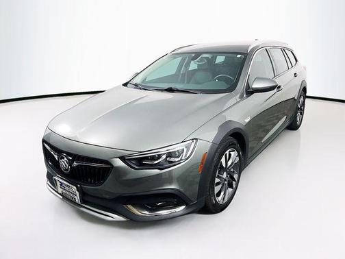 2018 Buick Regal TourX Essence