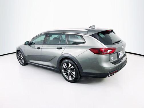 2018 Buick Regal TourX Essence