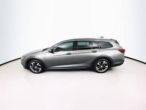 2018 Buick Regal TourX Essence