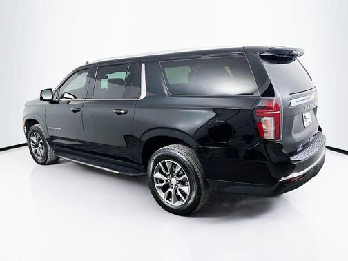 2024 Chevrolet Suburban LT