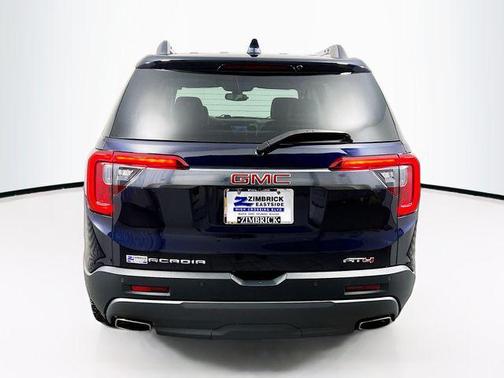 2022 GMC Acadia AT4