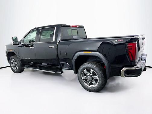 Onyx Black 2026 GMC Sierra 2500 SLT