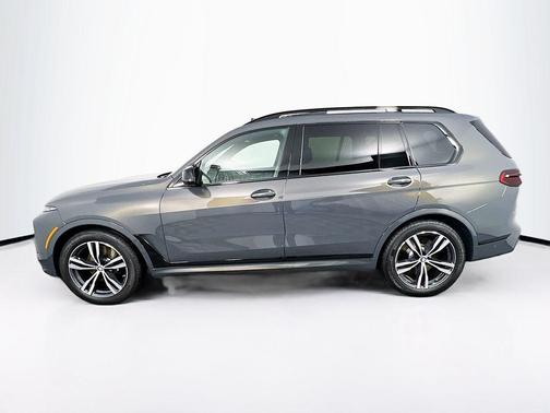 2025 BMW X7 M60i