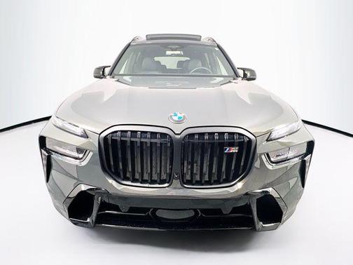 2025 BMW X7 M60i