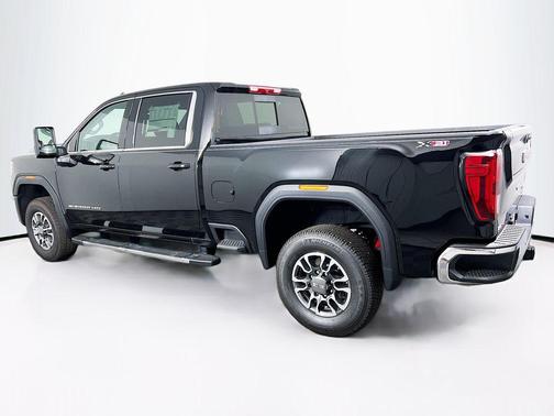 Onyx Black 2026 GMC Sierra 2500 SLE