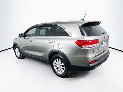 2017 Kia Sorento L
