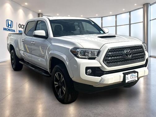 Super White 2016 Toyota Tacoma TRD Sport
