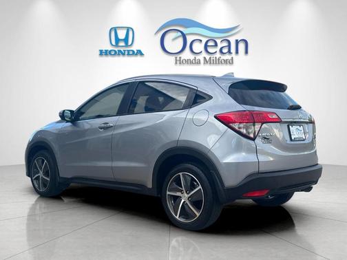 Lunar Silver Metallic 2022 Honda HR-V EX
