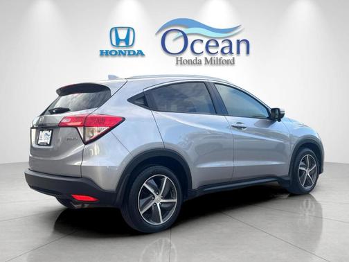 Lunar Silver Metallic 2022 Honda HR-V EX