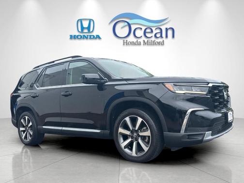 Black 2023 Honda Pilot Touring