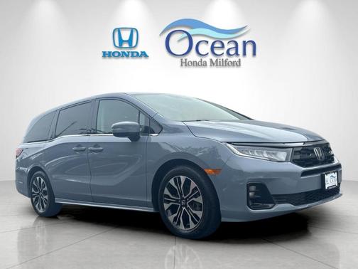 Sonic Gray Pearl 2025 Honda Odyssey Elite