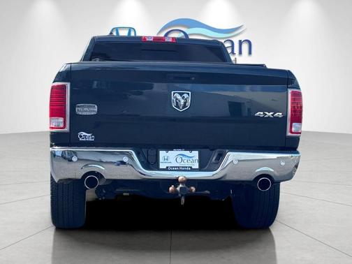 Brilliant Black Crystal Pearlcoat 2017 RAM 1500 Longhorn