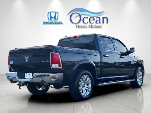 Brilliant Black Crystal Pearlcoat 2017 RAM 1500 Longhorn