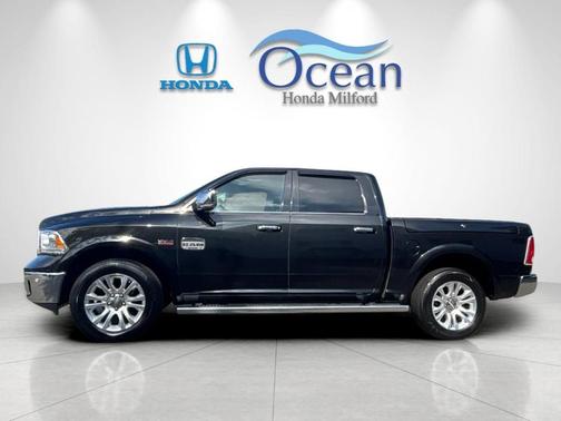 Brilliant Black Crystal Pearlcoat 2017 RAM 1500 Longhorn